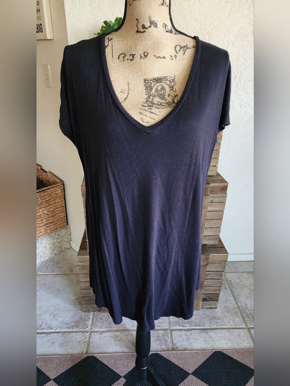 Maurices Women's Black V-Neck Tunic Top